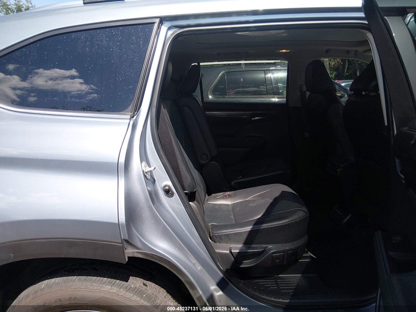 2024 Toyota Highlander VIN 5TDKDRAH1RS531188 IAAI salvage auction — LEFT SIDE, Salvage Title, sold $17,525 on 2026-07-15 (photo 8)