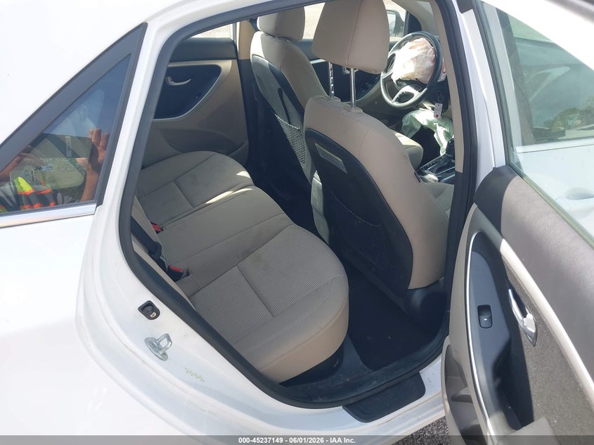 2014 Hyundai Elantra VIN KMHD35LH7EU217984 IAAI salvage auction — RIGHT FRONT, Salvage Title, sold $725 on 2026-07-07 (photo 8)