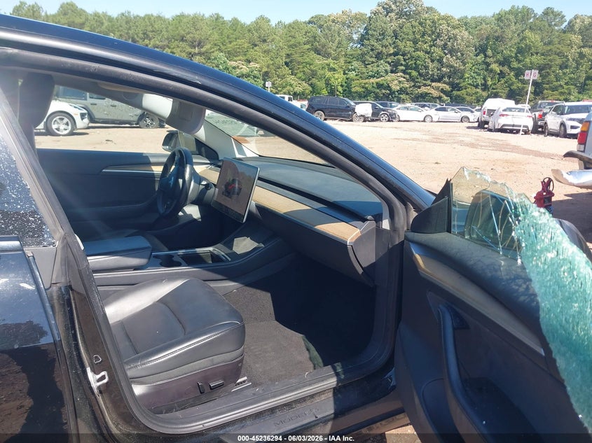 2022 Tesla Model 3 VIN 5YJ3E1EB8NF189813 IAAI salvage auction — RIGHT SIDE, Salvage Title, sold $8,550 on 2026-07-16 (photo 5)