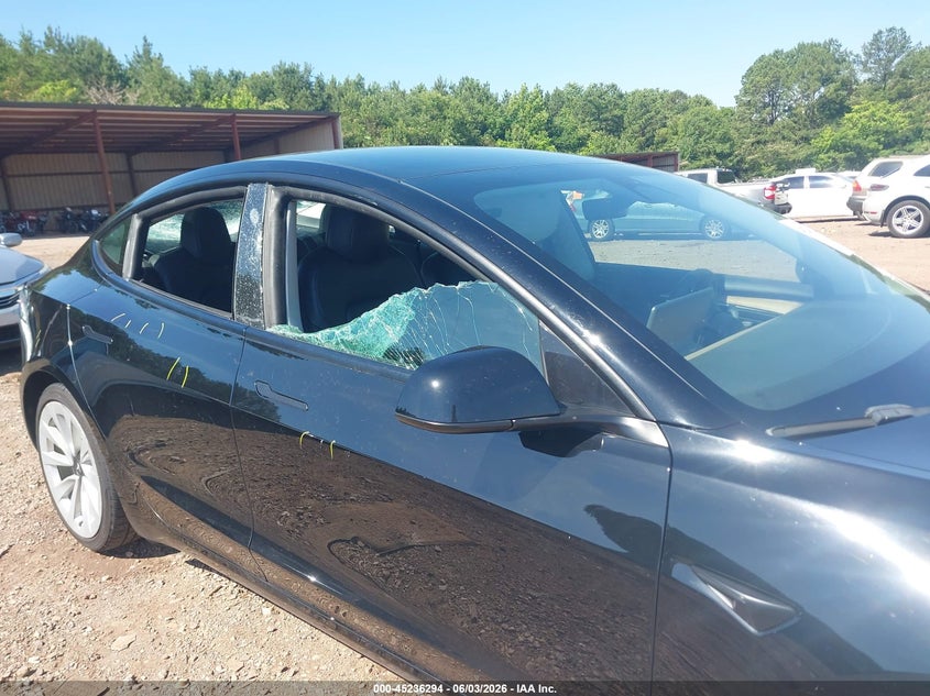 2022 Tesla Model 3 VIN 5YJ3E1EB8NF189813 IAAI salvage auction — RIGHT SIDE, Salvage Title, sold $8,550 on 2026-07-16 (photo 6)
