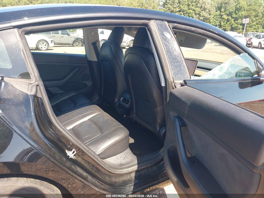 2022 Tesla Model 3 VIN 5YJ3E1EB8NF189813 IAAI salvage auction — RIGHT SIDE, Salvage Title, sold $8,550 on 2026-07-16 (photo 8)