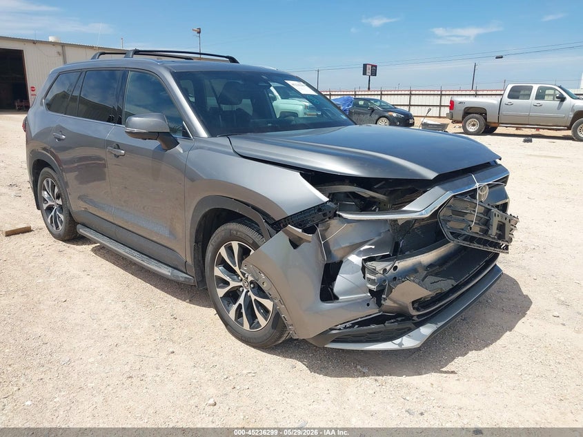 2025 Toyota Highlander VIN 5TDADAB55SS019280 IAAI salvage auction — FRONT END, Original (Texas), sold $5,100 on 2026-07-30 (photo 1)
