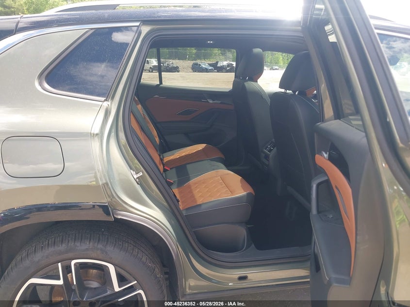 2025 Volkswagen Tiguan VIN 3VVLR7RM1SM011396 IAAI salvage auction — UNDERCARRIAGE, Salvage Title, sold $26,000 on 2026-07-18 (photo 8)
