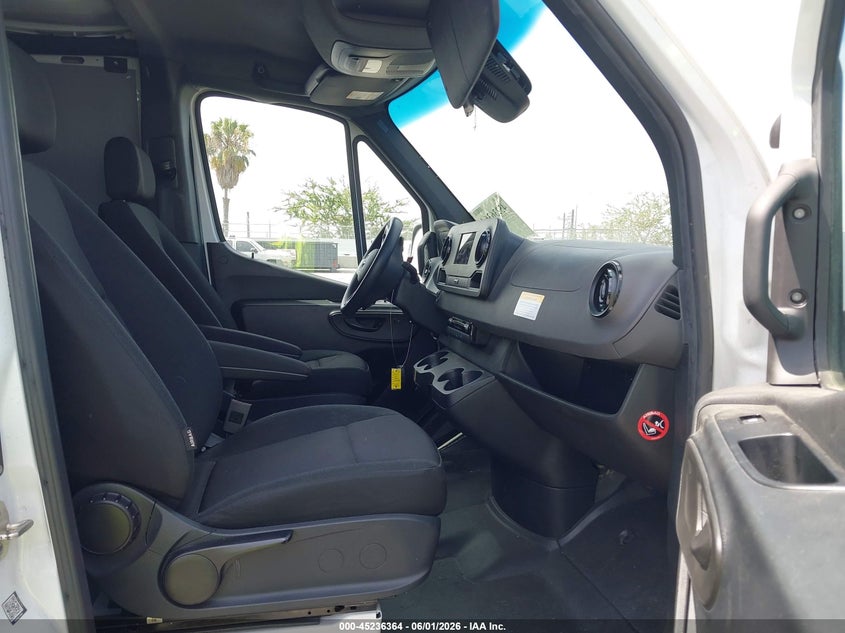 2024 Mercedes-benz Sprinter VIN W1Y4NBHY6RT180794 IAAI salvage auction — ROOF, Salvage Title, sold $16,700 on 2026-07-08 (photo 5)