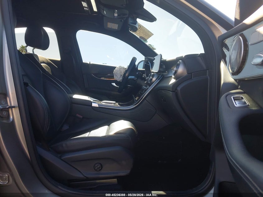 2020 Mercedes-benz Glc coupe VIN WDC0J8EB1LF701485 IAAI salvage auction — FRONT END, Wait Title, sold $14,200 on 2026-08-02 (photo 5)