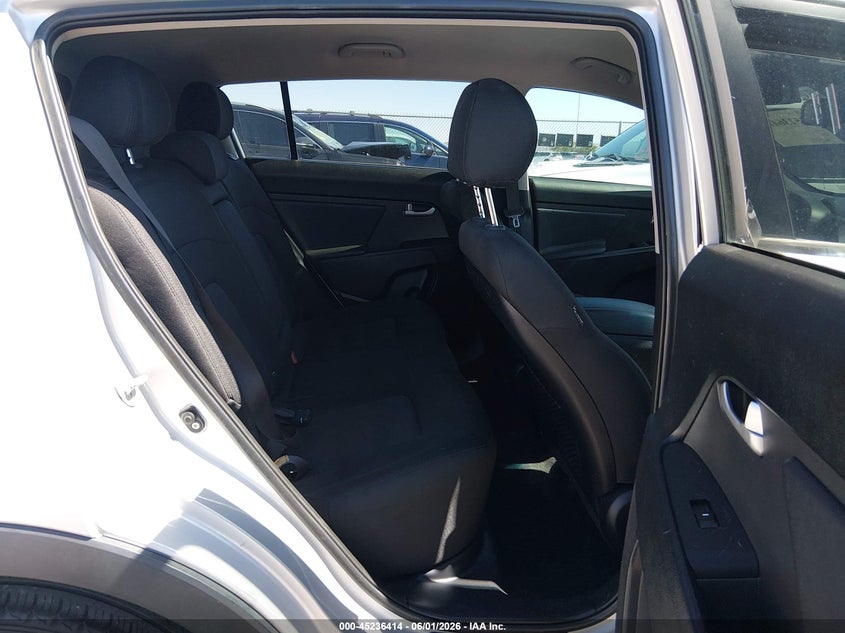 2013 Kia Sportage VIN KNDPB3A26D7372109 IAAI salvage auction — LEFT & RIGHT, Salvage Title, sold $2,300 on 2026-07-22 (photo 8)