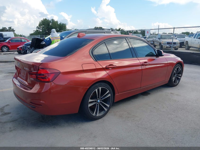 2018 BMW 3er VIN WBA8B9G54JNU58130 IAAI salvage auction — NORMAL WEAR, Salvage Title, sold $4,550 on 2026-07-09 (photo 4)