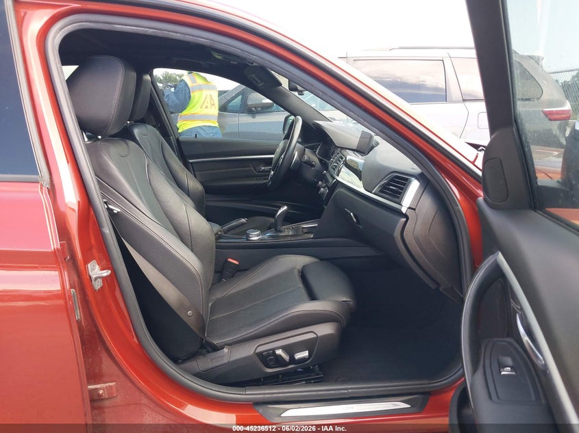 2018 BMW 3er VIN WBA8B9G54JNU58130 IAAI salvage auction — NORMAL WEAR, Salvage Title, sold $4,550 on 2026-07-09 (photo 5)