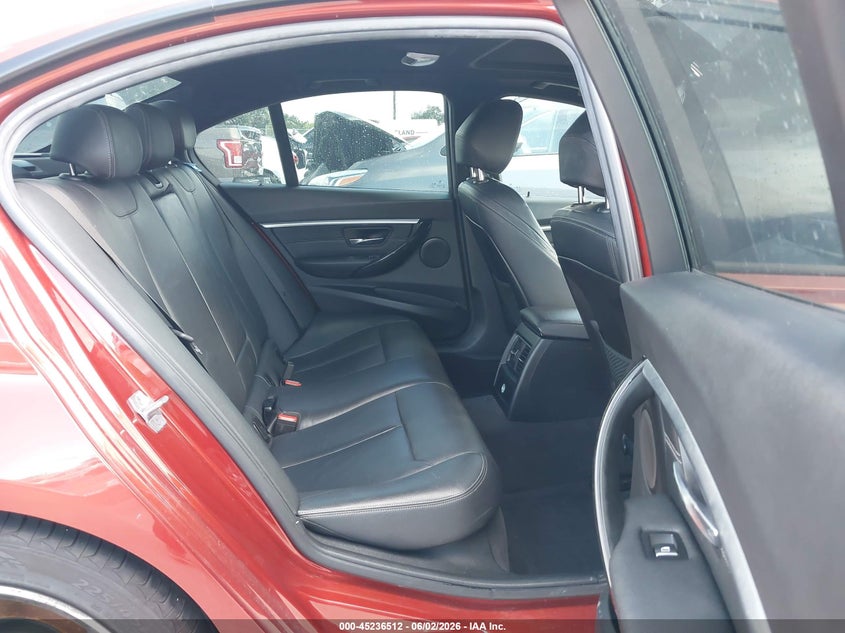 2018 BMW 3er VIN WBA8B9G54JNU58130 IAAI salvage auction — NORMAL WEAR, Salvage Title, sold $4,550 on 2026-07-09 (photo 8)