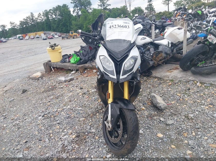 2016 BMW S 1000 VIN WB10D1307GZ462967 IAAI salvage auction — LEFT & RIGHT, Salvage (Georgia), sold $25 on 2026-07-29 (photo 5)