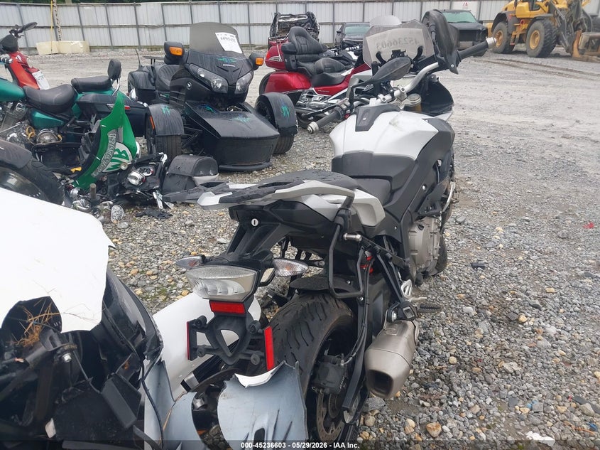 2016 BMW S 1000 VIN WB10D1307GZ462967 IAAI salvage auction — LEFT & RIGHT, Salvage (Georgia), sold $25 on 2026-07-29 (photo 6)