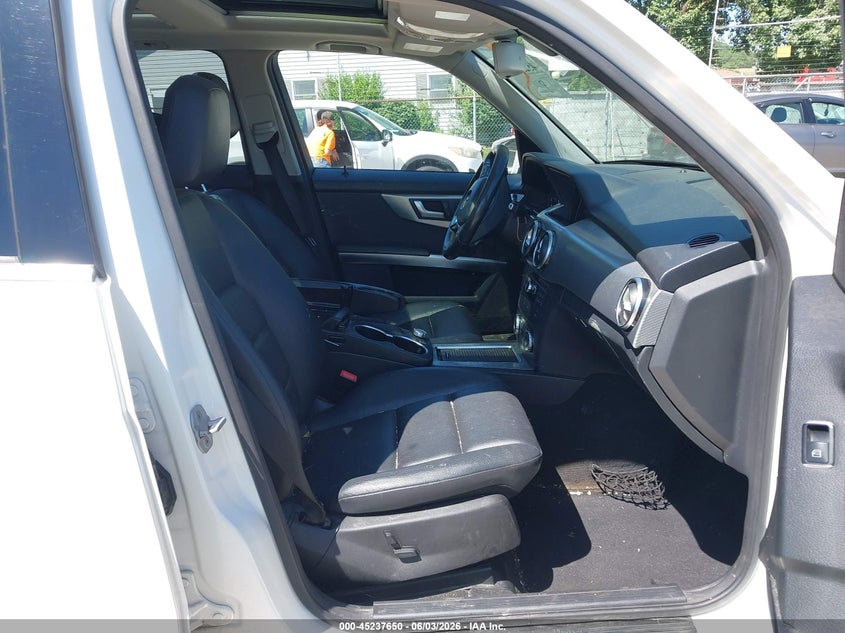 2014 Mercedes-benz Glk-klasse VIN WDCGG8JB0EG305242 IAAI salvage auction — REAR END, Salvage Title, sold $3,625 on 2026-07-27 (photo 5)