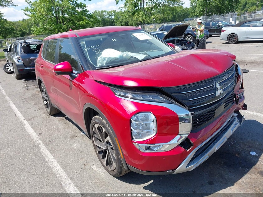 2024 Mitsubishi Outlander VIN JA4J4VA82RZ037953 IAAI salvage auction — FRONT END, Salvage Title, sold $4,700 on 2026-07-27 (photo 1)