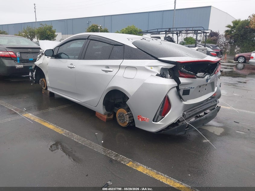 2017 Toyota Prius prime VIN JTDKARFP6H3034145 IAAI salvage auction — NORMAL WEAR, Salvage Title - Dealer (California), sold $1,000 on 2026-07-06 (photo 3)
