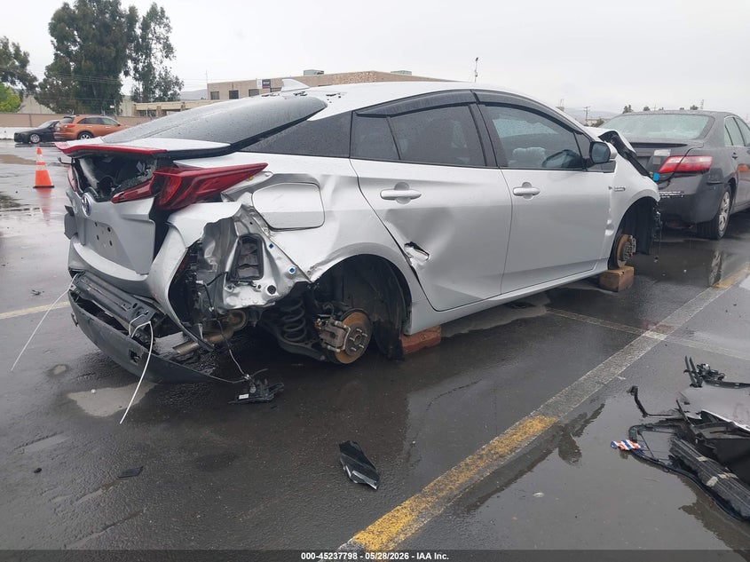 2017 Toyota Prius prime VIN JTDKARFP6H3034145 IAAI salvage auction — NORMAL WEAR, Salvage Title - Dealer (California), sold $1,000 on 2026-07-06 (photo 4)