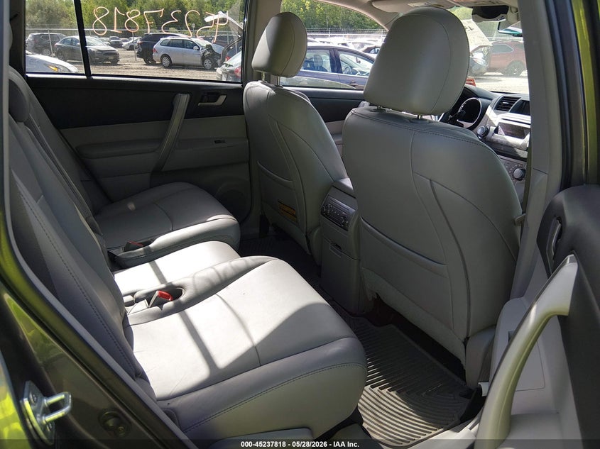 2011 Toyota Highlander VIN 5TDBK3EH4BS086318 IAAI salvage auction — UNKNOWN, Salvage (Maine), sold $3,300 on 2026-07-06 (photo 8)
