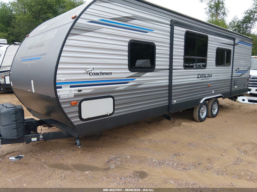 2020 Forest river Coachmen VIN 5ZT2CASB6LU034704 IAAI salvage auction — HAIL, Salvage (Wisconsin), sold $6,750 on 2026-07-08 (photo 2)