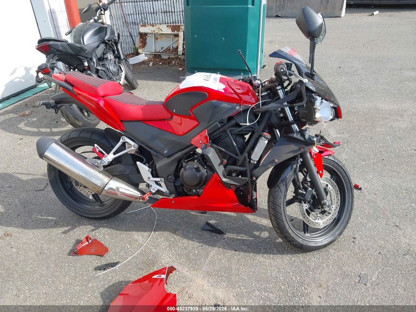 2015 Honda Cbr VIN MLHNC5105F5100970 IAAI salvage auction — RIGHT FRONT, Salvage Title, sold $100 on 2026-07-08 (photo 8)