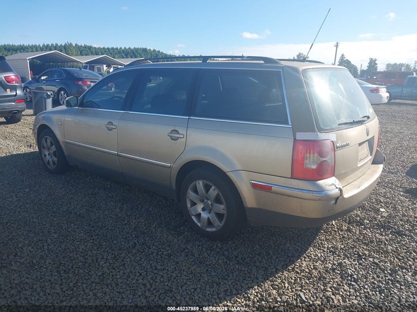 2002 Volkswagen Passat VIN WVWYH63B02E196622 IAAI salvage auction — RIGHT SIDE, Salvage (Oregon), sold $450 on 2026-07-06 (photo 3)