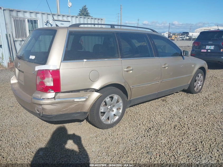 2002 Volkswagen Passat VIN WVWYH63B02E196622 IAAI salvage auction — RIGHT SIDE, Salvage (Oregon), sold $450 on 2026-07-06 (photo 4)