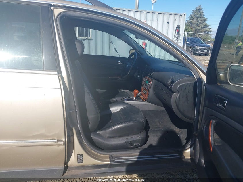 2002 Volkswagen Passat VIN WVWYH63B02E196622 IAAI salvage auction — RIGHT SIDE, Salvage (Oregon), sold $450 on 2026-07-06 (photo 5)