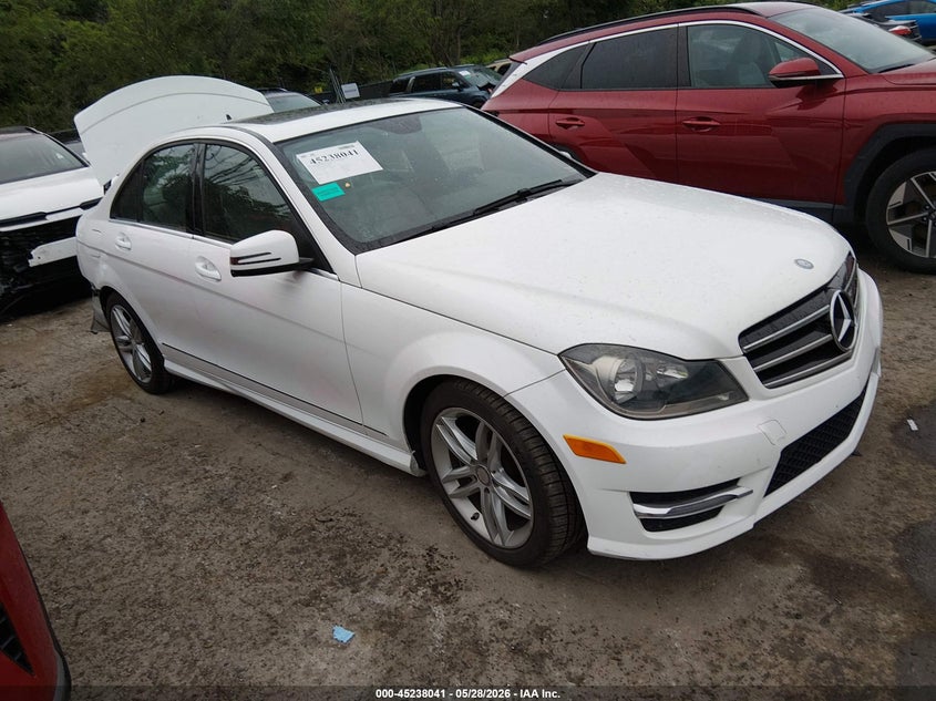 2014 Mercedes-benz C-klasse VIN WDDGF8AB2EA942795 IAAI salvage auction — REAR END, Salvage Title, sold $775 on 2026-07-29 (photo 1)