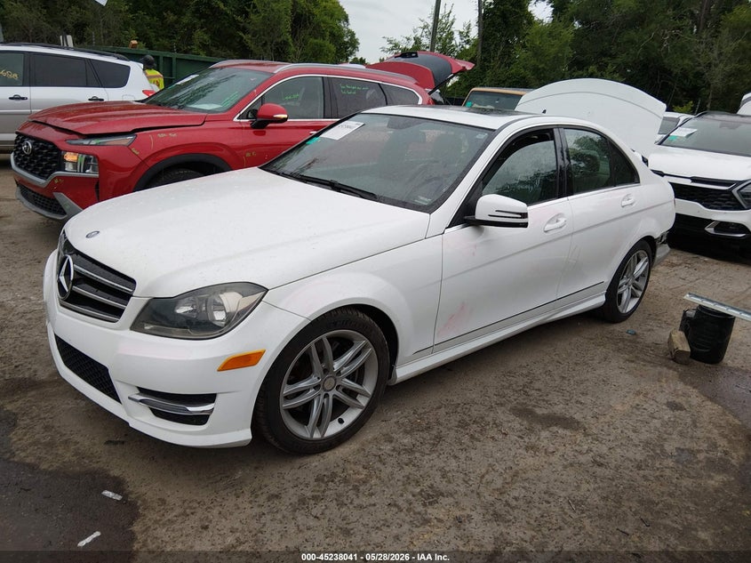 2014 Mercedes-benz C-klasse VIN WDDGF8AB2EA942795 IAAI salvage auction — REAR END, Salvage Title, sold $775 on 2026-07-29 (photo 2)