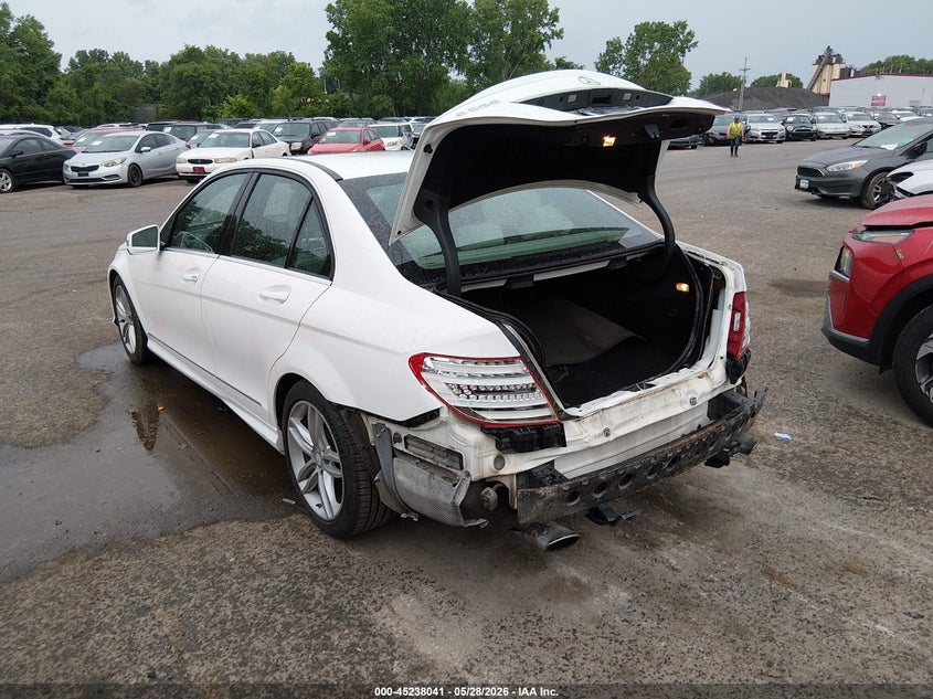 2014 Mercedes-benz C-klasse VIN WDDGF8AB2EA942795 IAAI salvage auction — REAR END, Salvage Title, sold $775 on 2026-07-29 (photo 3)