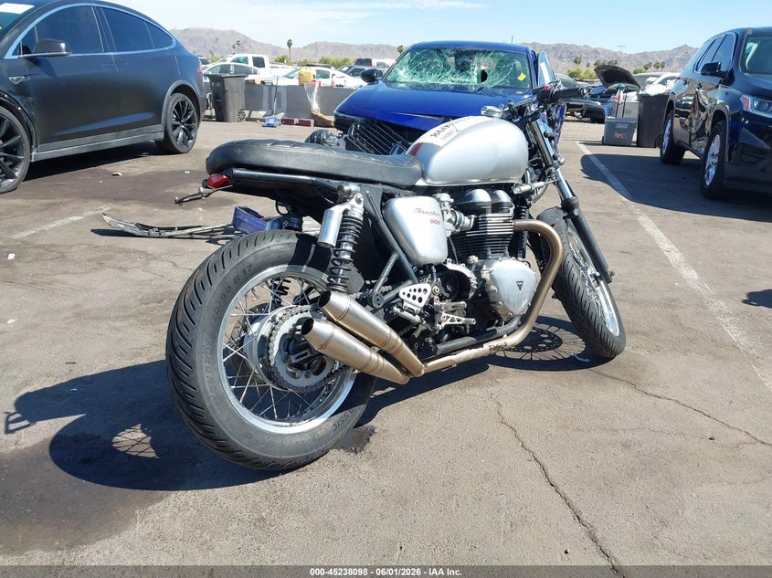 2013 Triumph motorcycle Thruxton VIN SMT920K19DT570186 IAAI salvage auction — Unknown, Salvage (Arizona), sold $375 on 2026-07-21 (photo 4)