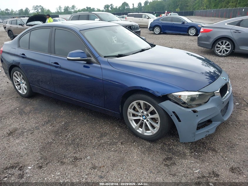2017 BMW 3er VIN WBA8E1G31HNU18332 IAAI salvage auction — FRONT END, Salvage Title, sold $2,200 on 2026-07-29 (photo 1)