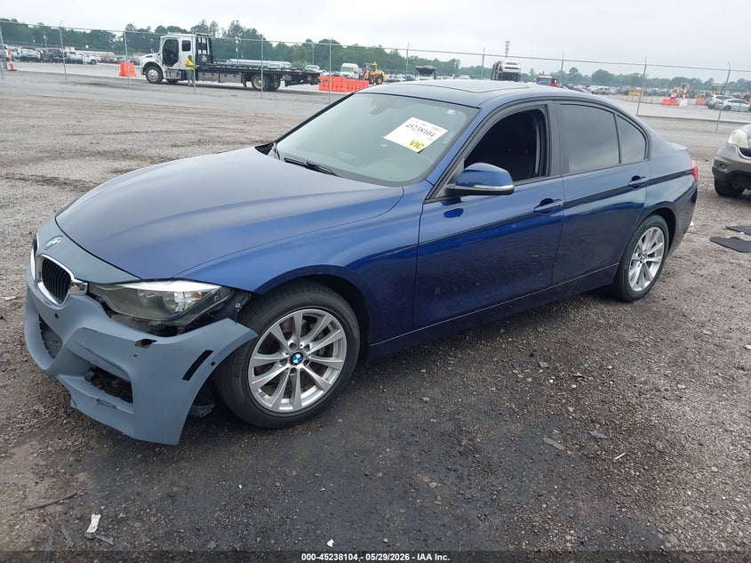 2017 BMW 3er VIN WBA8E1G31HNU18332 IAAI salvage auction — FRONT END, Salvage Title, sold $2,200 on 2026-07-29 (photo 2)