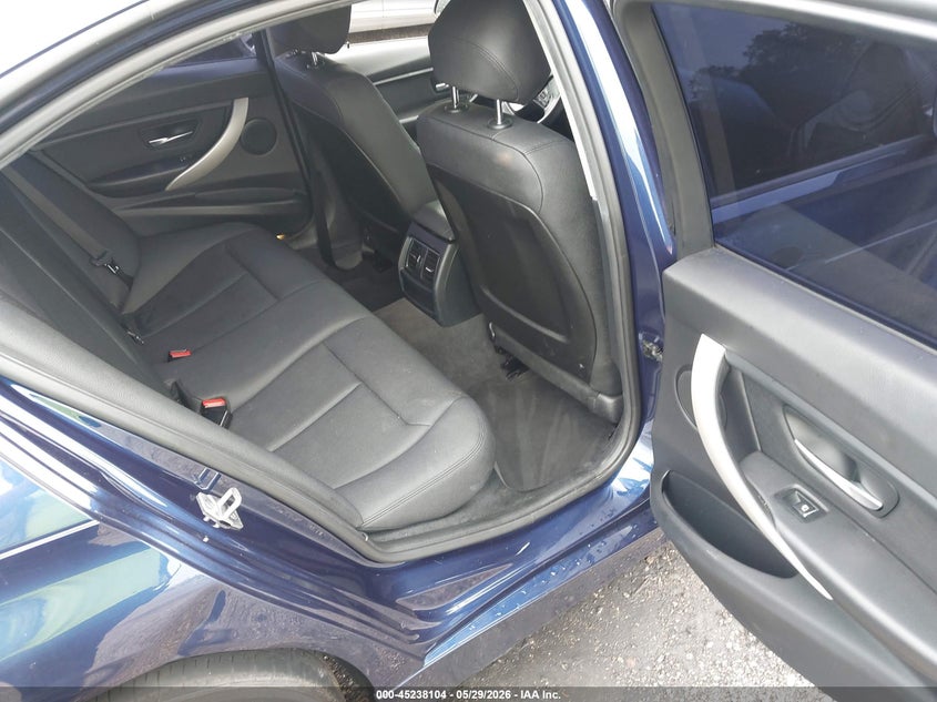 2017 BMW 3er VIN WBA8E1G31HNU18332 IAAI salvage auction — FRONT END, Salvage Title, sold $2,200 on 2026-07-29 (photo 8)