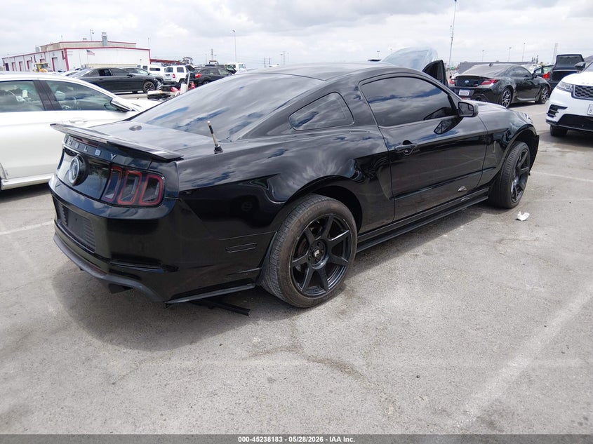 2013 Ford Mustang VIN 1ZVBP8JZ9D5267370 IAAI salvage auction — THEFT, Salvage Title, sold $3,300 on 2026-07-09 (photo 4)