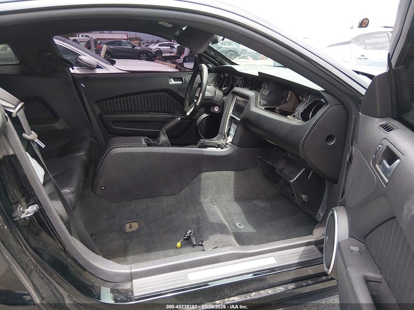 2013 Ford Mustang VIN 1ZVBP8JZ9D5267370 IAAI salvage auction — THEFT, Salvage Title, sold $3,300 on 2026-07-09 (photo 5)