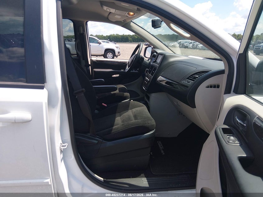 2017 Dodge Grand caravan VIN 2C4RDGBG0HR724187 IAAI salvage auction — NORMAL WEAR, Sf97 (Maryland), sold $12,525 on 2026-08-18 (photo 5)