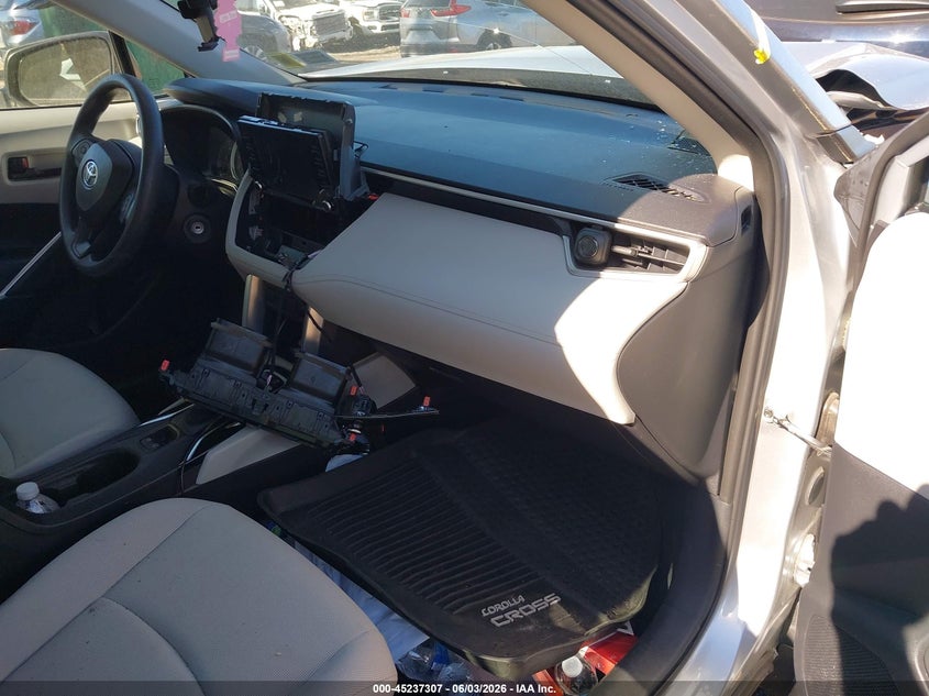 2022 Toyota Corolla cross VIN 7MUAAABG6NV028381 IAAI salvage auction — FRONT END, Salvage Title, sold $5,300 on 2026-07-14 (photo 5)