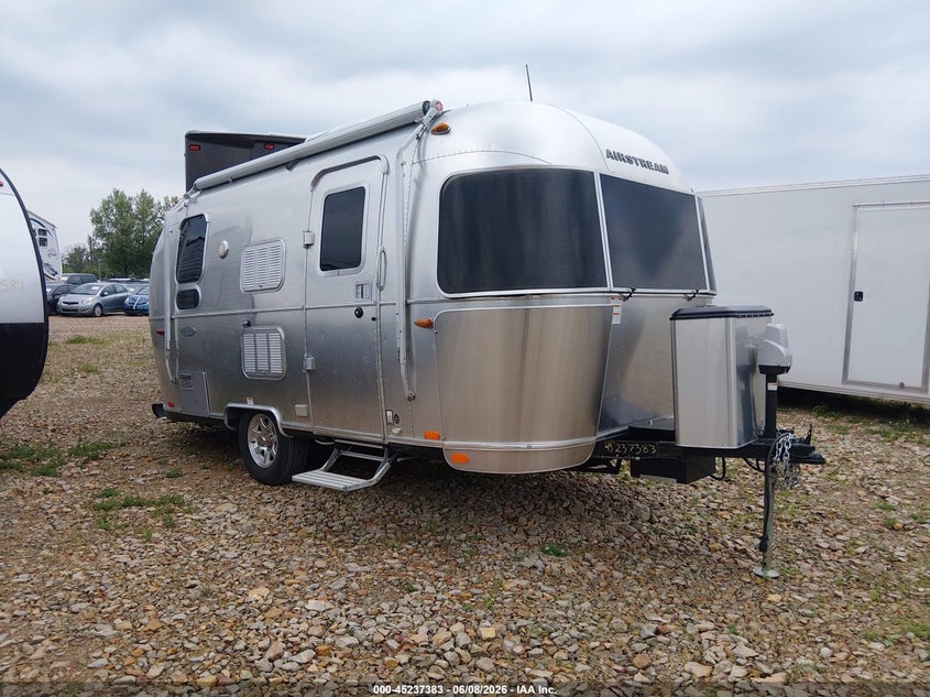 2017 Airstream Other VIN 1STC9AA12HJ537881 IAAI salvage auction — HAIL, Clear (Wisconsin), sold $5,800 on 2026-07-08 (photo 1)