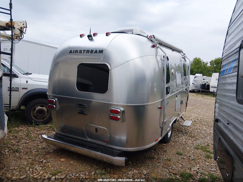 2017 Airstream Other VIN 1STC9AA12HJ537881 IAAI salvage auction — HAIL, Clear (Wisconsin), sold $5,800 on 2026-07-08 (photo 4)