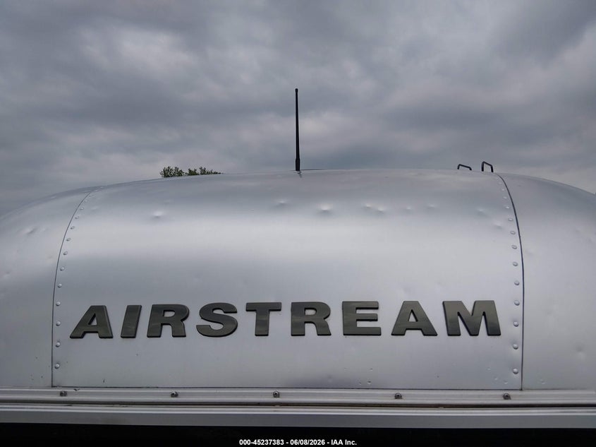 2017 Airstream Other VIN 1STC9AA12HJ537881 IAAI salvage auction — HAIL, Clear (Wisconsin), sold $5,800 on 2026-07-08 (photo 6)