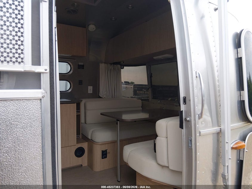 2017 Airstream Other VIN 1STC9AA12HJ537881 IAAI salvage auction — HAIL, Clear (Wisconsin), sold $5,800 on 2026-07-08 (photo 7)