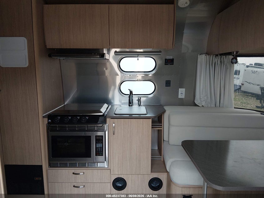 2017 Airstream Other VIN 1STC9AA12HJ537881 IAAI salvage auction — HAIL, Clear (Wisconsin), sold $5,800 on 2026-07-08 (photo 8)