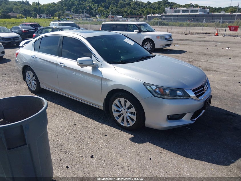 2015 Honda Accord VIN 1HGCR2F82FA126893 IAAI salvage auction — REAR END, Salvage (Illinois), sold $2,200 on 2026-07-11 (photo 1)