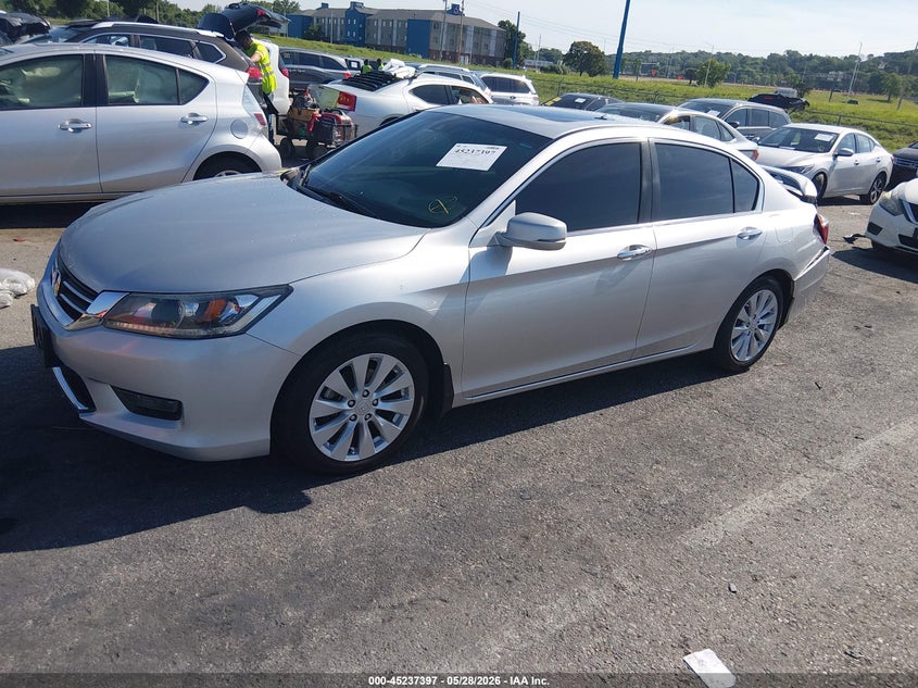 2015 Honda Accord VIN 1HGCR2F82FA126893 IAAI salvage auction — REAR END, Salvage (Illinois), sold $2,200 on 2026-07-11 (photo 2)
