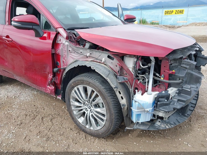 2021 Toyota Venza VIN JTEAAAAHXMJ067647 IAAI salvage auction — RIGHT FRONT, Salvage Title, sold $8,100 on 2026-07-29 (photo 6)