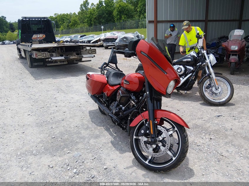 2024 Harley-davidson Street glide VIN 1HD1KB713RB601105 IAAI salvage auction — FRONT END, Salvage Title, sold $15,800 on 2026-07-07 (photo 1)