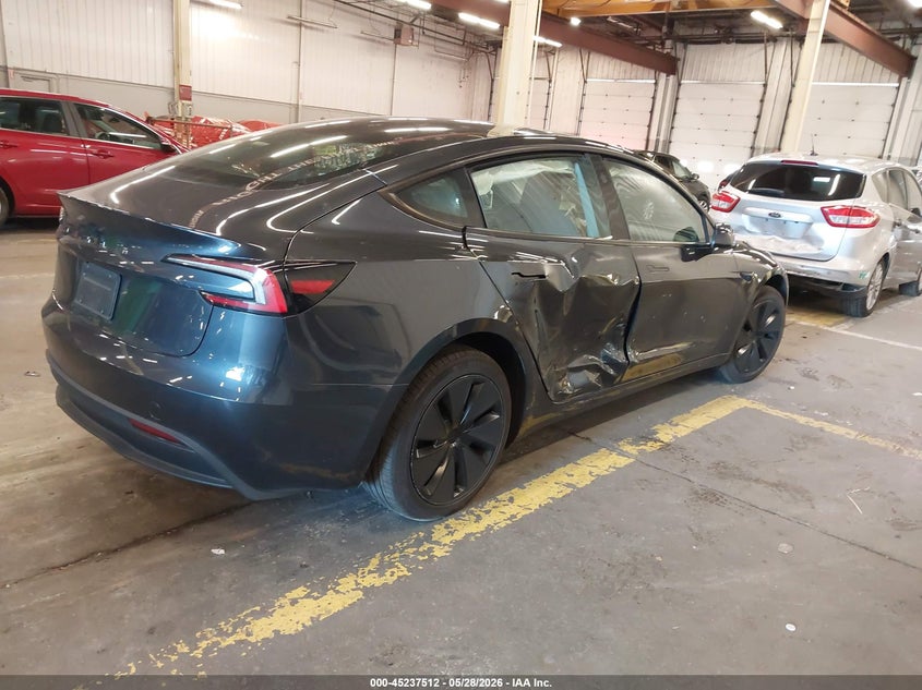 2025 Tesla Model 3 VIN 5YJ3E1EA8SF918668 IAAI salvage auction — SIDE, Salvage (Oregon), sold $9,900 on 2026-07-30 (photo 4)