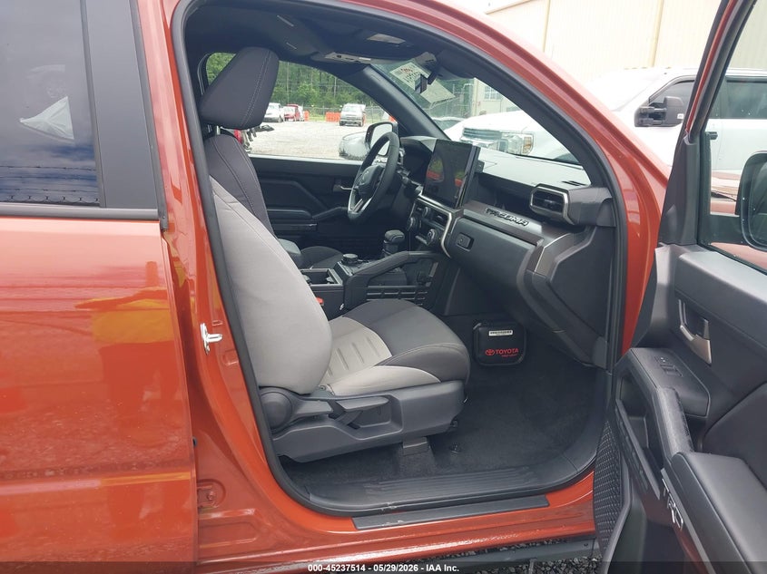 2025 Toyota Tacoma VIN 3TYLC5LN9ST016842 IAAI salvage auction — LEFT SIDE, Salvage (Alabama), sold $18,400 on 2026-07-29 (photo 5)