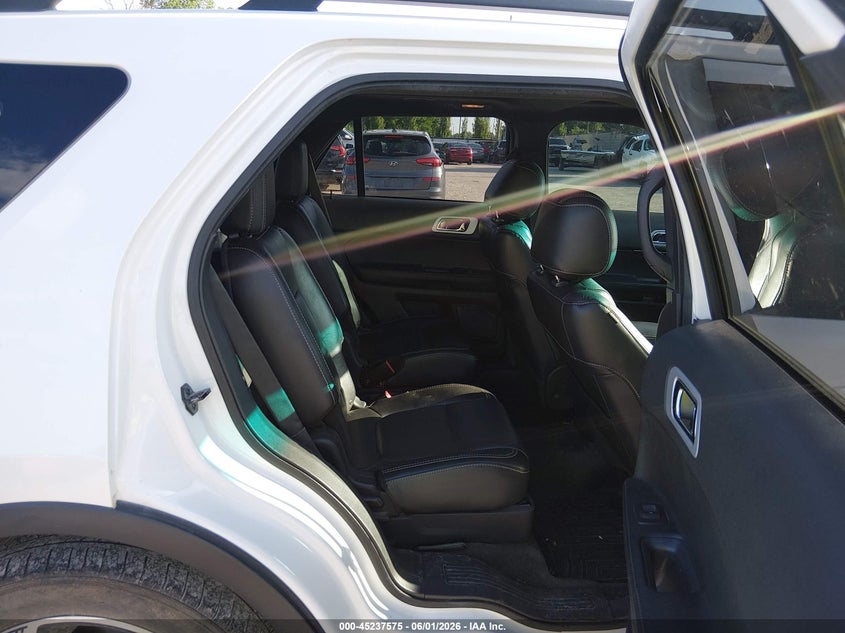 2015 Ford Explorer VIN 1FM5K8GT3FGA19586 IAAI salvage auction — HAIL, Salvage Title, sold $2,000 on 2026-07-27 (photo 8)