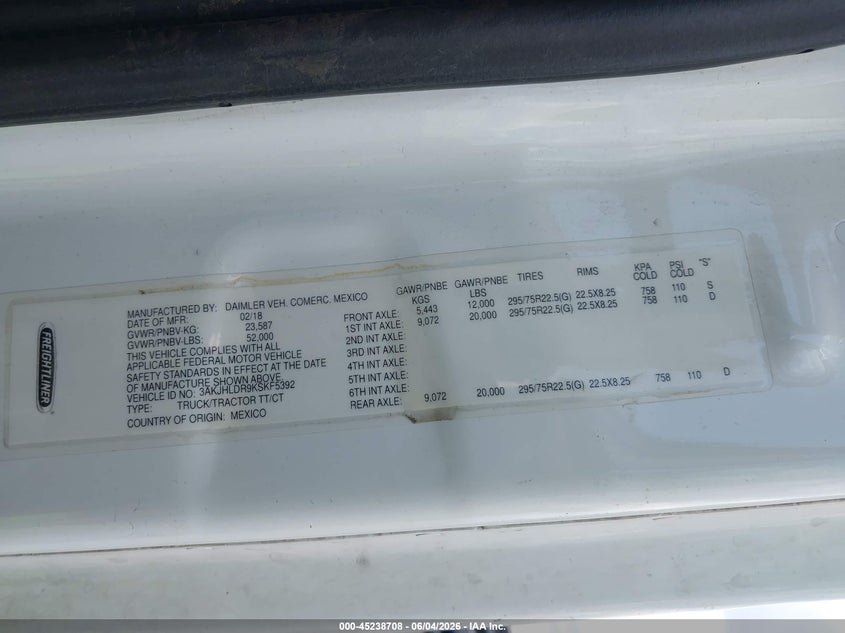 2019 Freightliner New cascadia 126 VIN 3AKJHLDR9KSKF5392 IAAI salvage auction — NORMAL WEAR, Clear (Indiana), sold $7,600 on 2026-07-09 (photo 8)