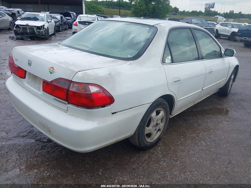 1999 Honda Accord VIN JHMCG6676XC030563 IAAI salvage auction — NORMAL WEAR, Clear (Oklahoma), sold $125 on 2026-07-08 (photo 4)
